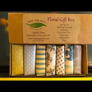 Brand New Wonderfully Delicate “Wild Song Acres” 7 pc Soap Gift Pack